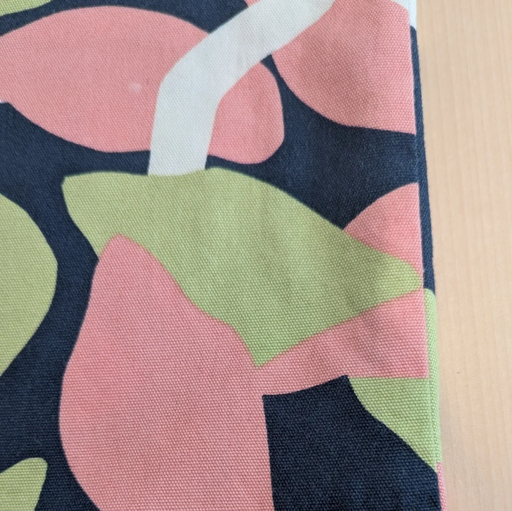 Marimekko KUKERO 100% Cotton Zip Pillow Cover 17"×17 1/2" floral green pink blac - Picture 7 of 9